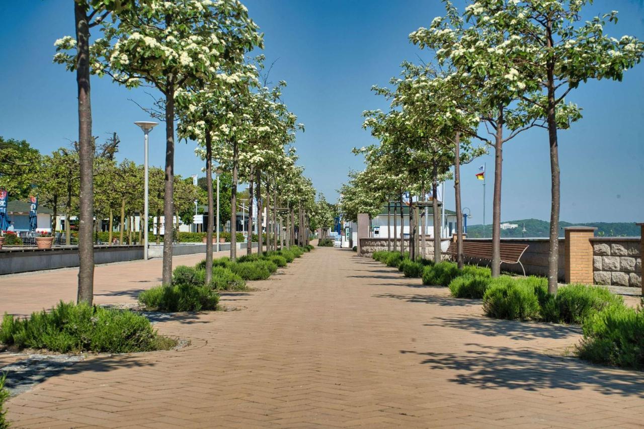 Zentral Aber Ruhig, Terrasse Mit Viel Gruen - Strandnahes Ferienhaus Luki ゲーレン エクステリア 写真
