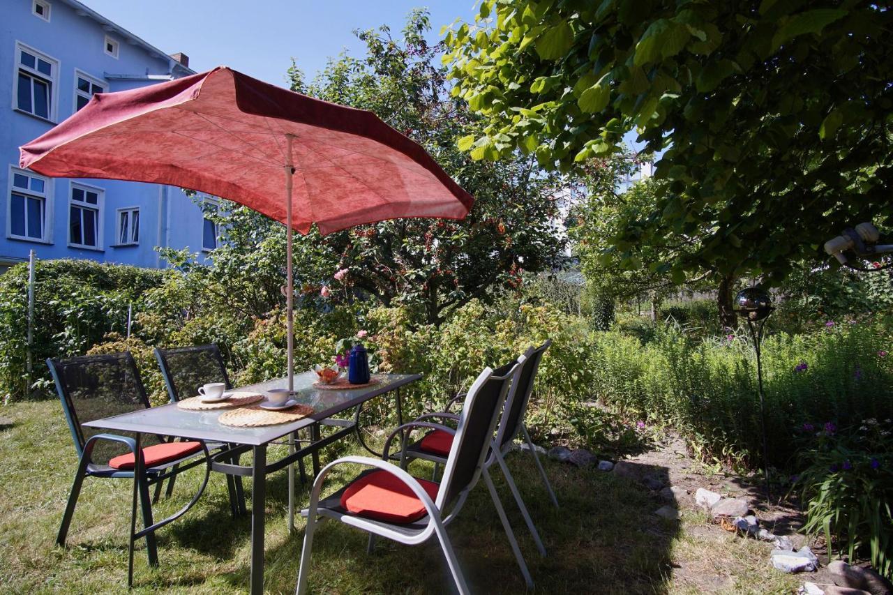 Zentral Aber Ruhig, Terrasse Mit Viel Gruen - Strandnahes Ferienhaus Luki ゲーレン エクステリア 写真