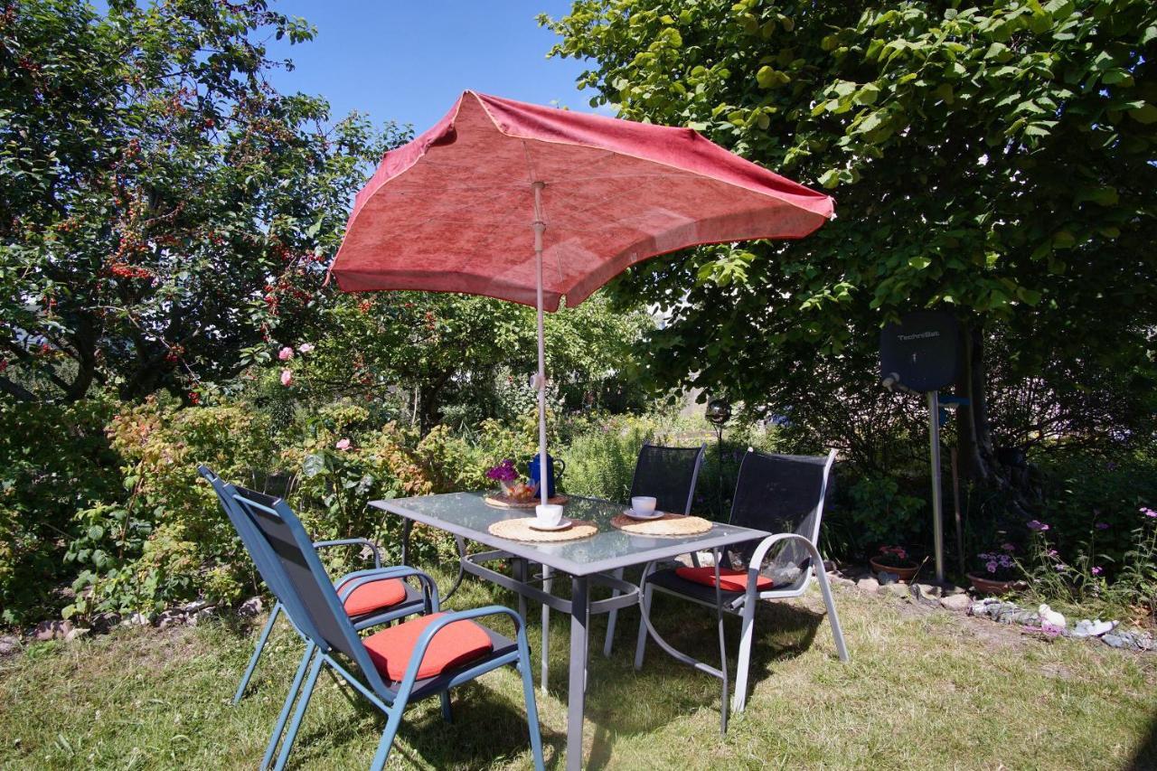 Zentral Aber Ruhig, Terrasse Mit Viel Gruen - Strandnahes Ferienhaus Luki ゲーレン エクステリア 写真