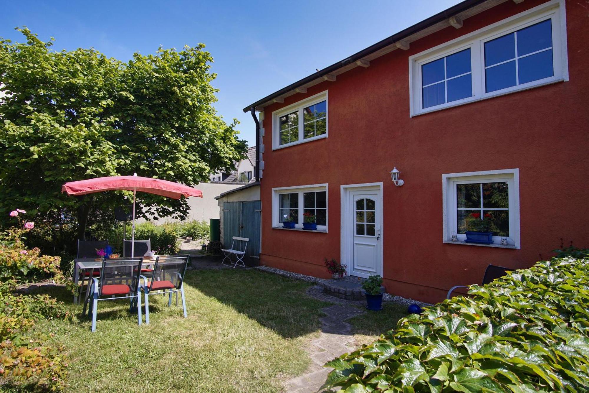 Zentral Aber Ruhig, Terrasse Mit Viel Gruen - Strandnahes Ferienhaus Luki ゲーレン エクステリア 写真